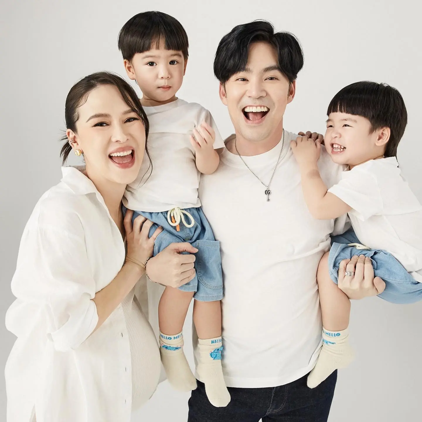 คลอดแล้ว-บีม-กวี-ออย-เผยโฉมหน้าลูกแฝดหญิงคู่ที่-2-3