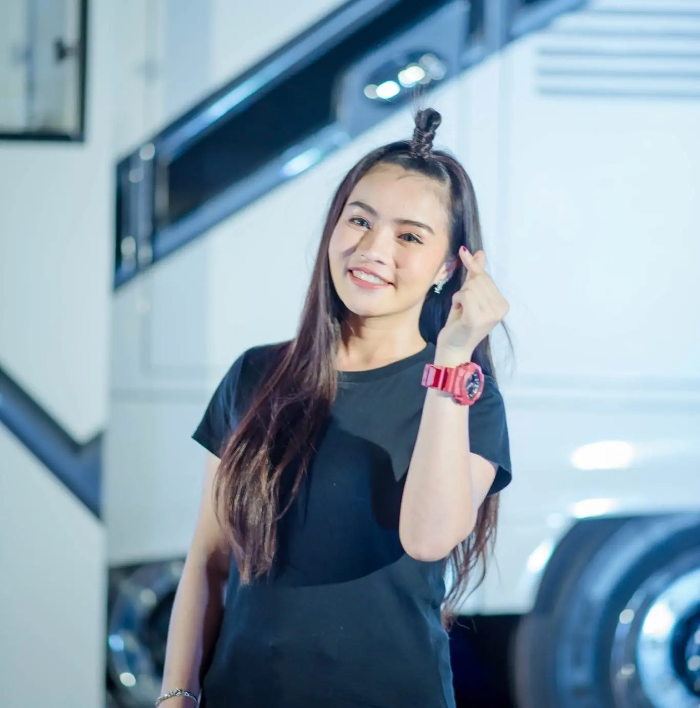 นักร้องสาว-ช็อกกลางเวที-มือกีตาร์เมากร่าง-ทำร้าย-ผจก.-ได้รับบาดเจ็บ-5