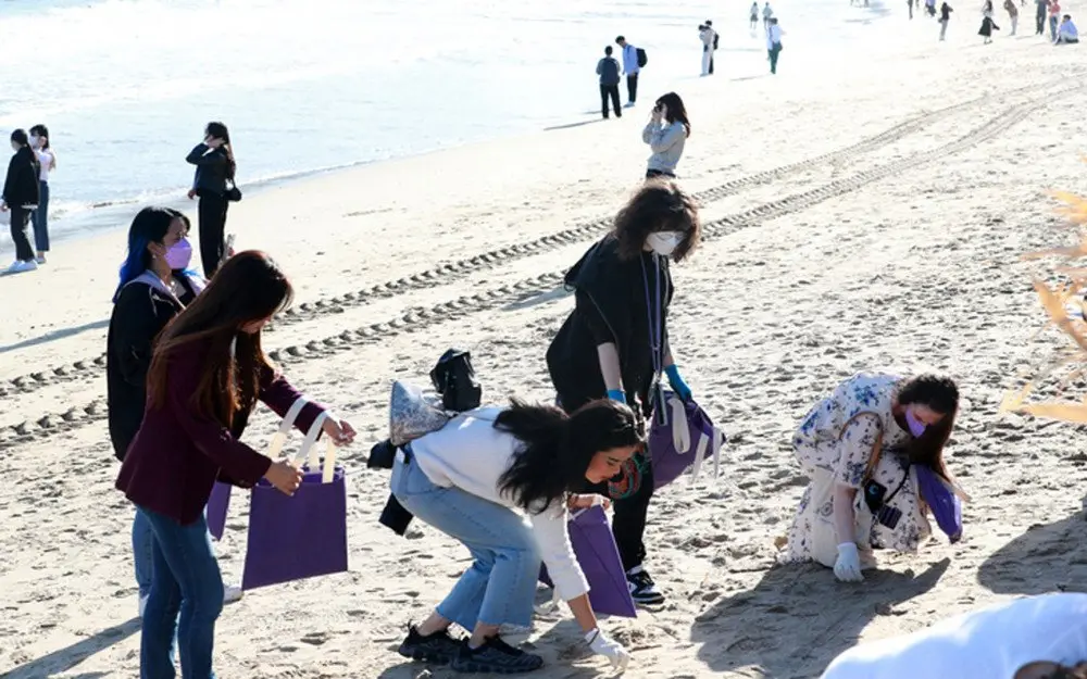 ทำดีเพื่อจีมิน-อาร์มี่โชว์พลัง-เก็บขยะที่หาดกวางกัลลี-เมืองปูซาน
