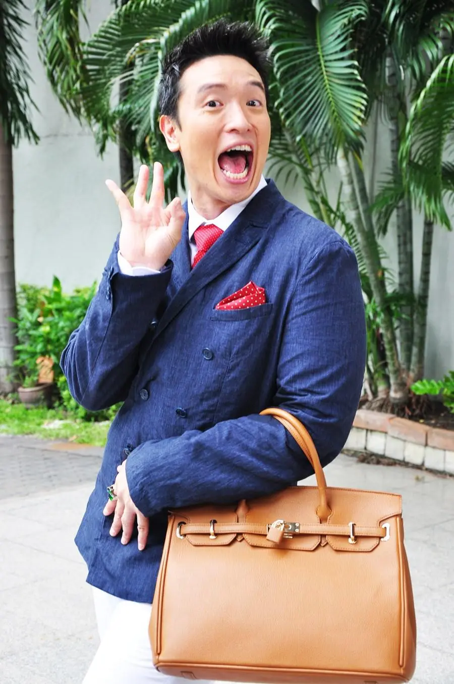 -ชาตโยดม-แต่งDrag-เล่นละคร-3-1