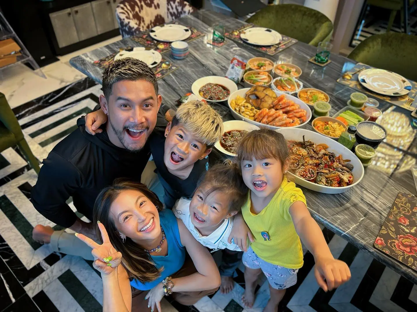 ดาราดัง-ให้ของขวัญวันเกิดภรรยา-สุดอลังการ-ตาลุกวาวทั้งโซเชียล-11