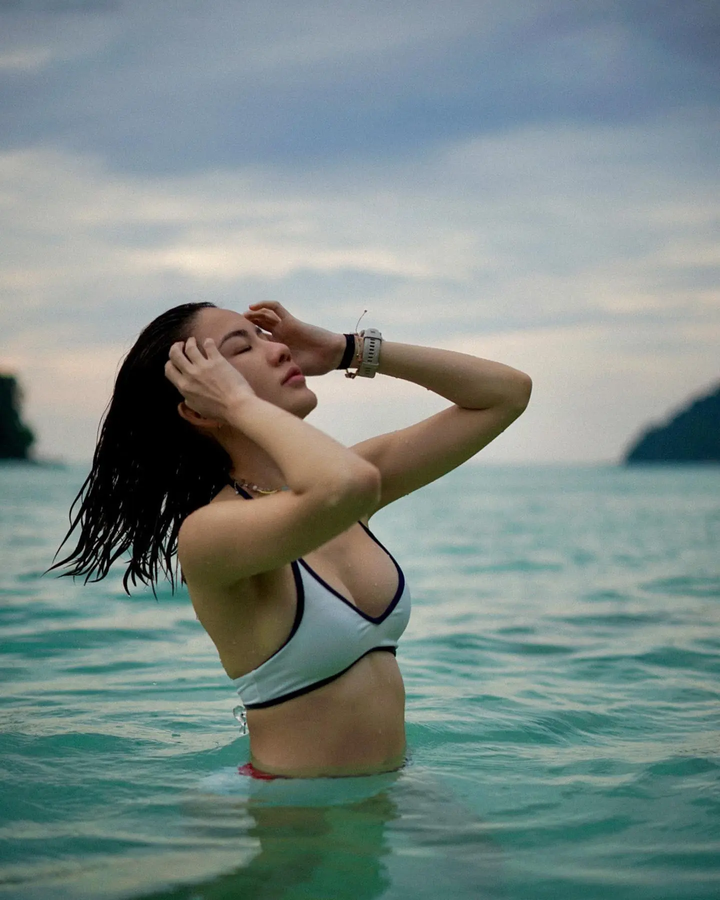 อื้อหือซี๊ดปาก-นักแสดงสาว-ปล่อยลุคแซ่บนุ่งบิกินี่-อวดอกอึ๋มโชว์รอยสัก-5