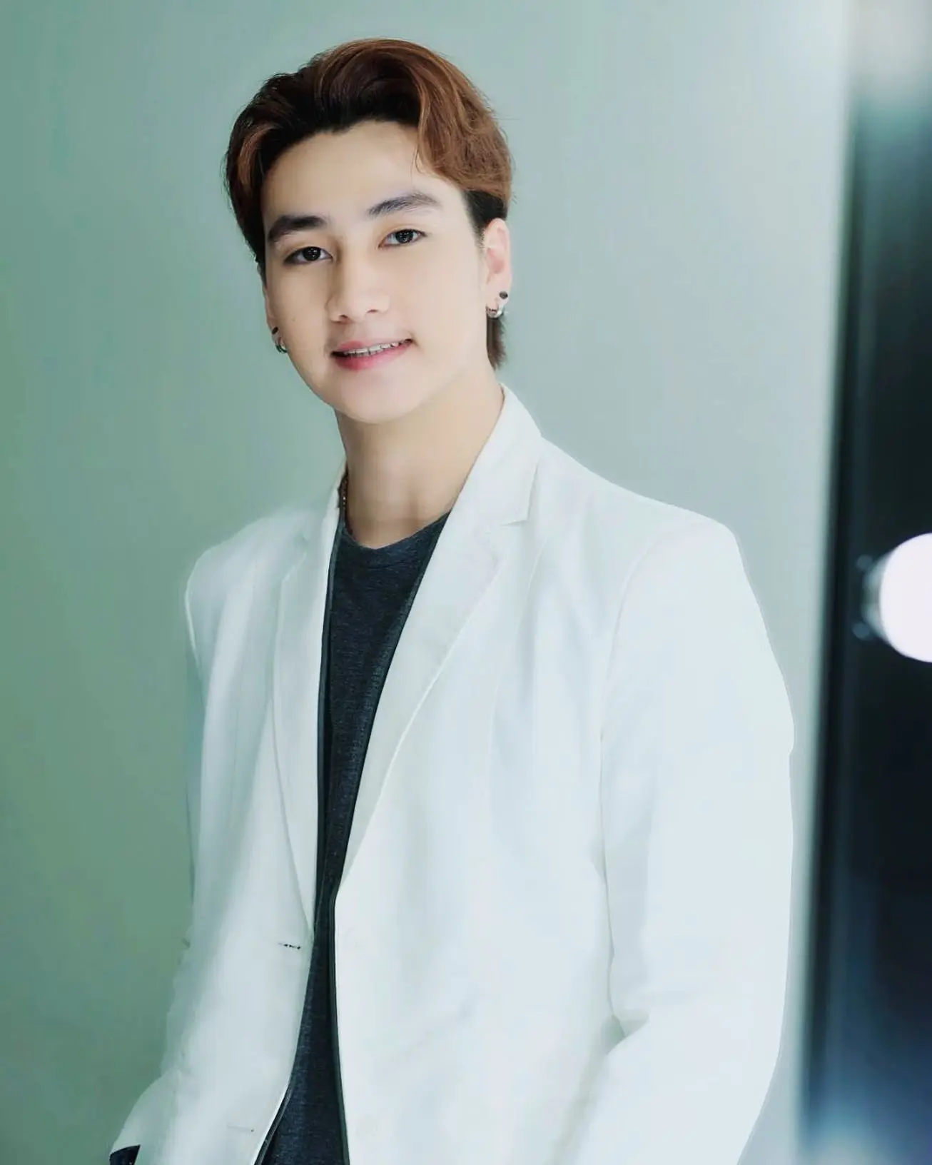 จับตาสัมพันธ์-เอ้-ชุติมา-กับแฟนหนุ่มรุ่นน้อง-หลังโพสต์แคปชั่นเศร้า-3