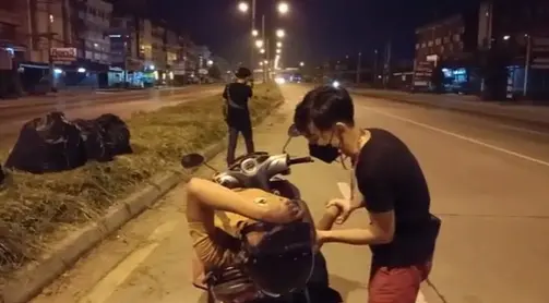 เมาหลับคารถมอไซค์-4
