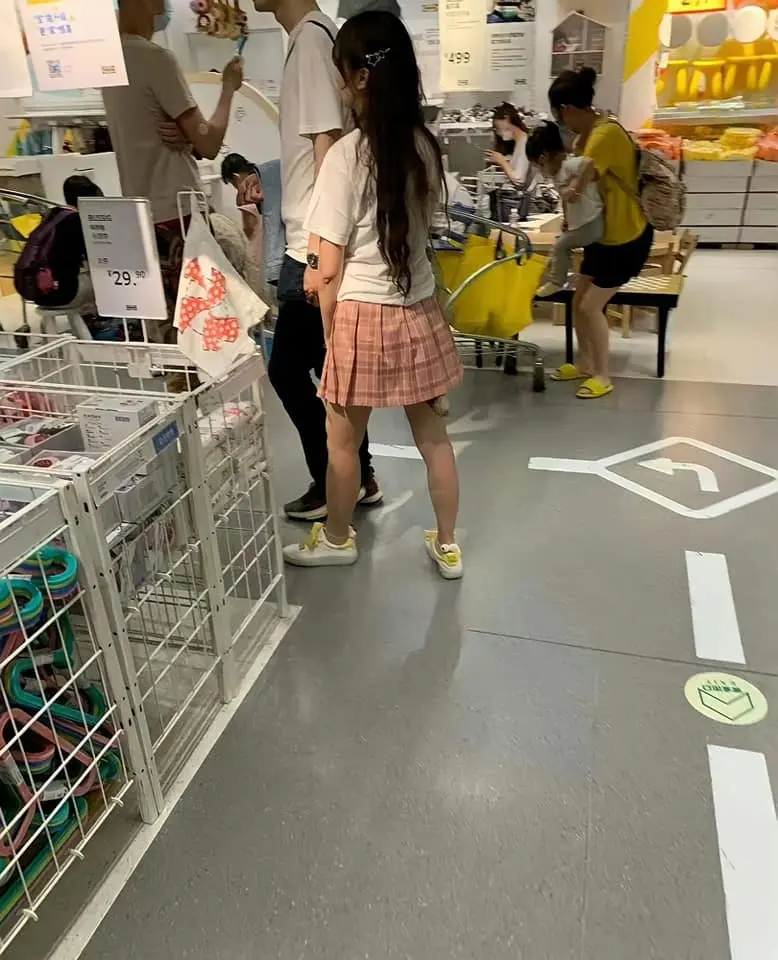 ของลับยาวทะลุกระโปร่ง-1