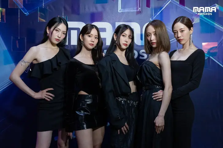 -ซันนี่-SNSD-ซัพพอร์ต-KARA-ในเวที-MAMA-Awards-2022-4
