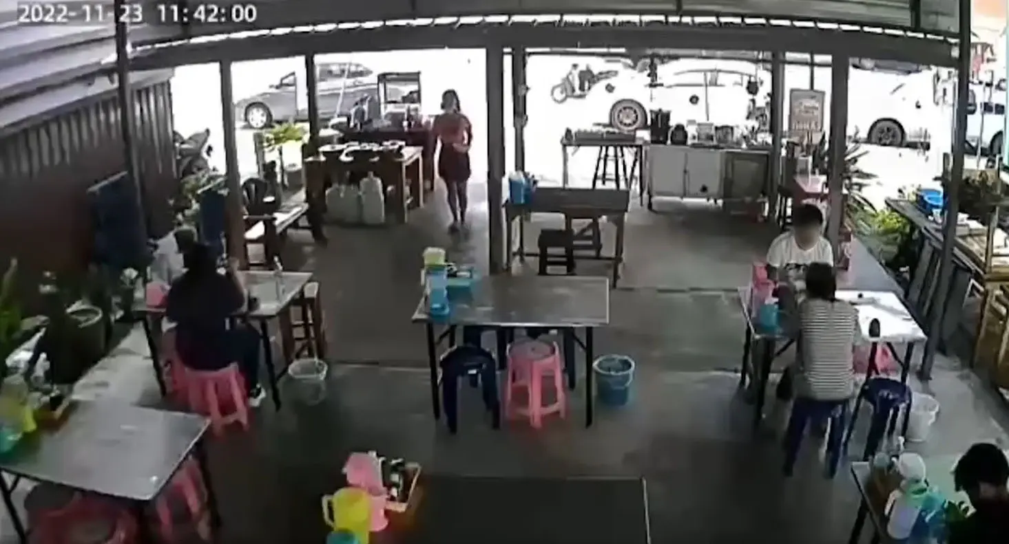 เตะก้านคอ-1