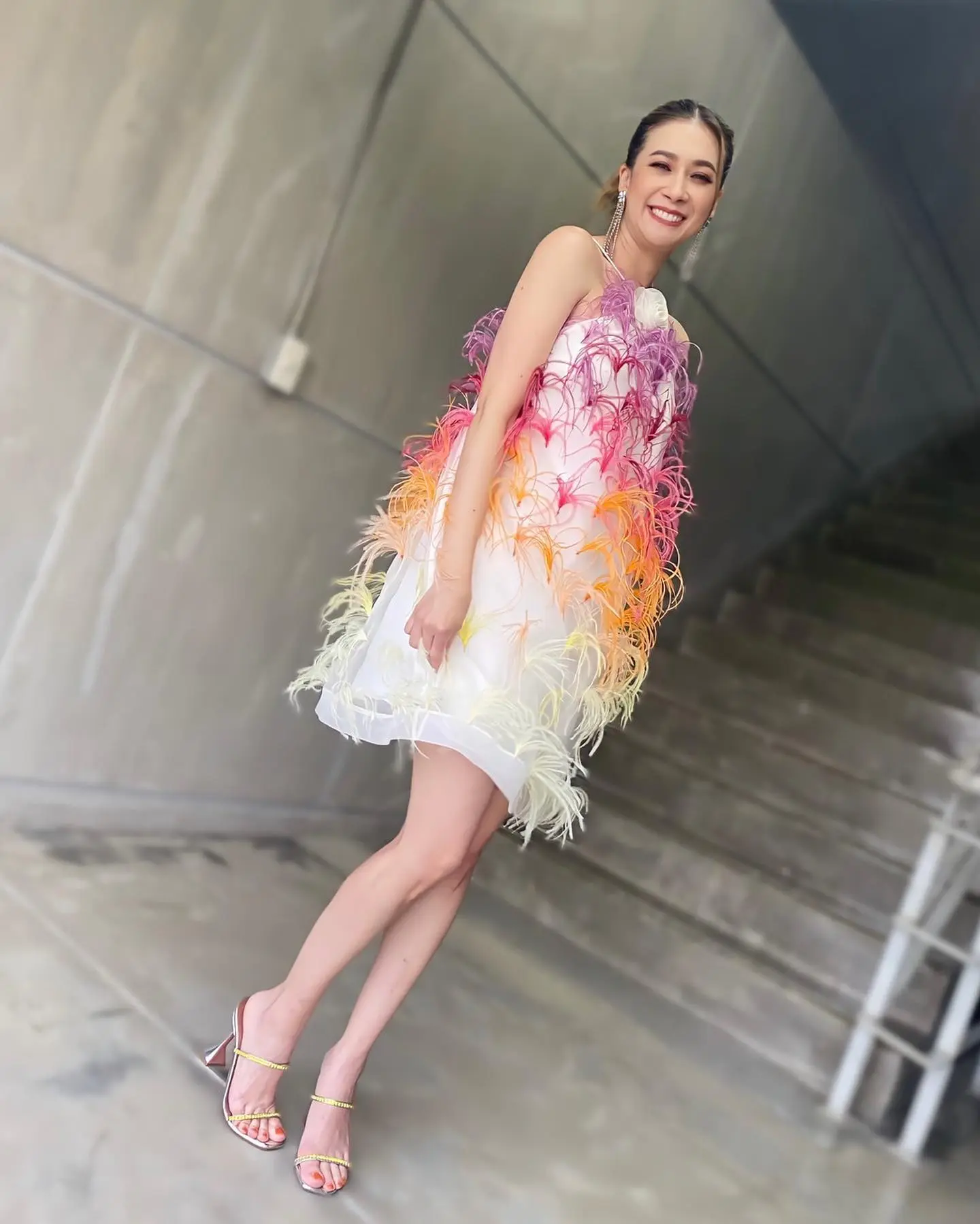 -เอมี่-กลิ่นประทุม-ฟาดบิกินี-โพสท่าเซ็กซี่สุดเร่าร้อนแสงแดด-3