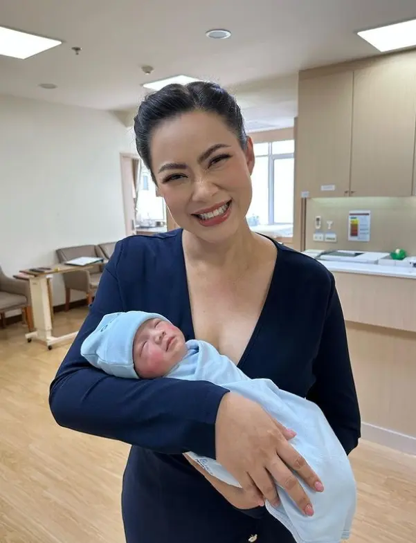เบลล่า-ราณี-ถึงกับยกนิ้ว-บุ๋ม-ปนัดดา-คลอดไม่กี่วัน-ก็กลับมาหุ่นเซี๊ยะเหมือนเดิม-1