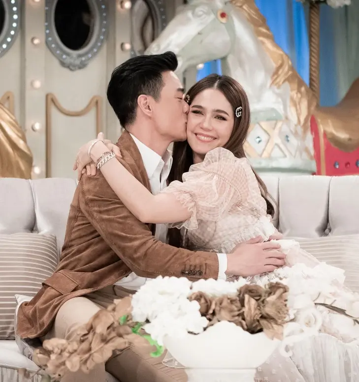 รู้แล้วอึ้ง-ราคารองเท้า-แอบิเกล-ทายาท-ชมพู่-อารยา-สมฐานะลูกสาวเซเล็บ-3