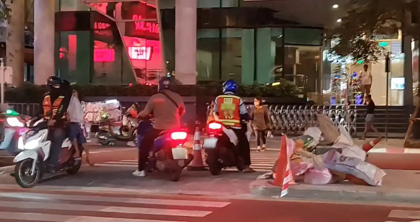 กลับรถบนทางม้าลาย-4