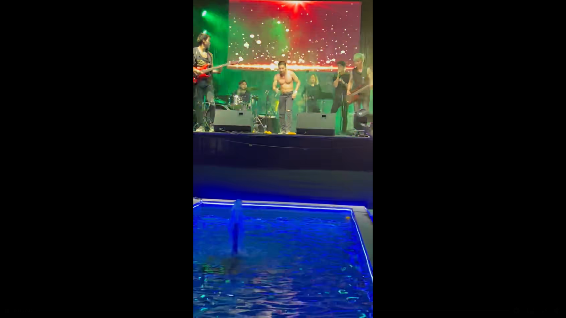 โตโน่-โดดน้ำ-1