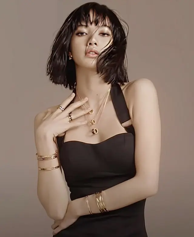 Blackpink Lisa Vogue 2021 1