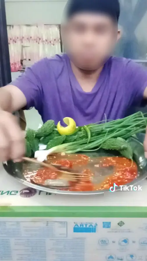 กินปลาไหลดิบ-2