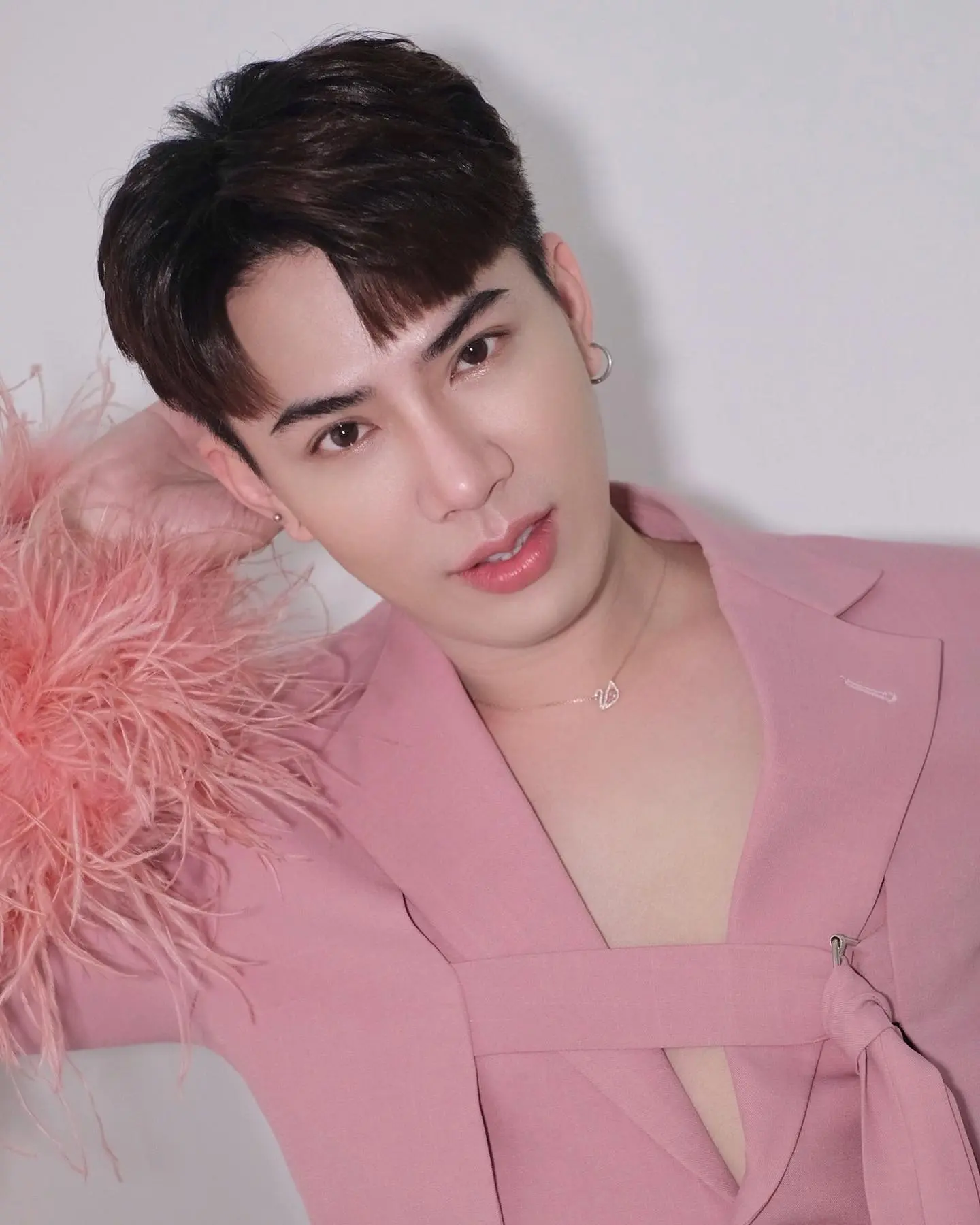 แห่ชื่นชม-นักร้องสายฮา-ไหวพริบดี-รับมือแฟนคลับป่วนหน้าเวทีคอนเสิร์ต-7