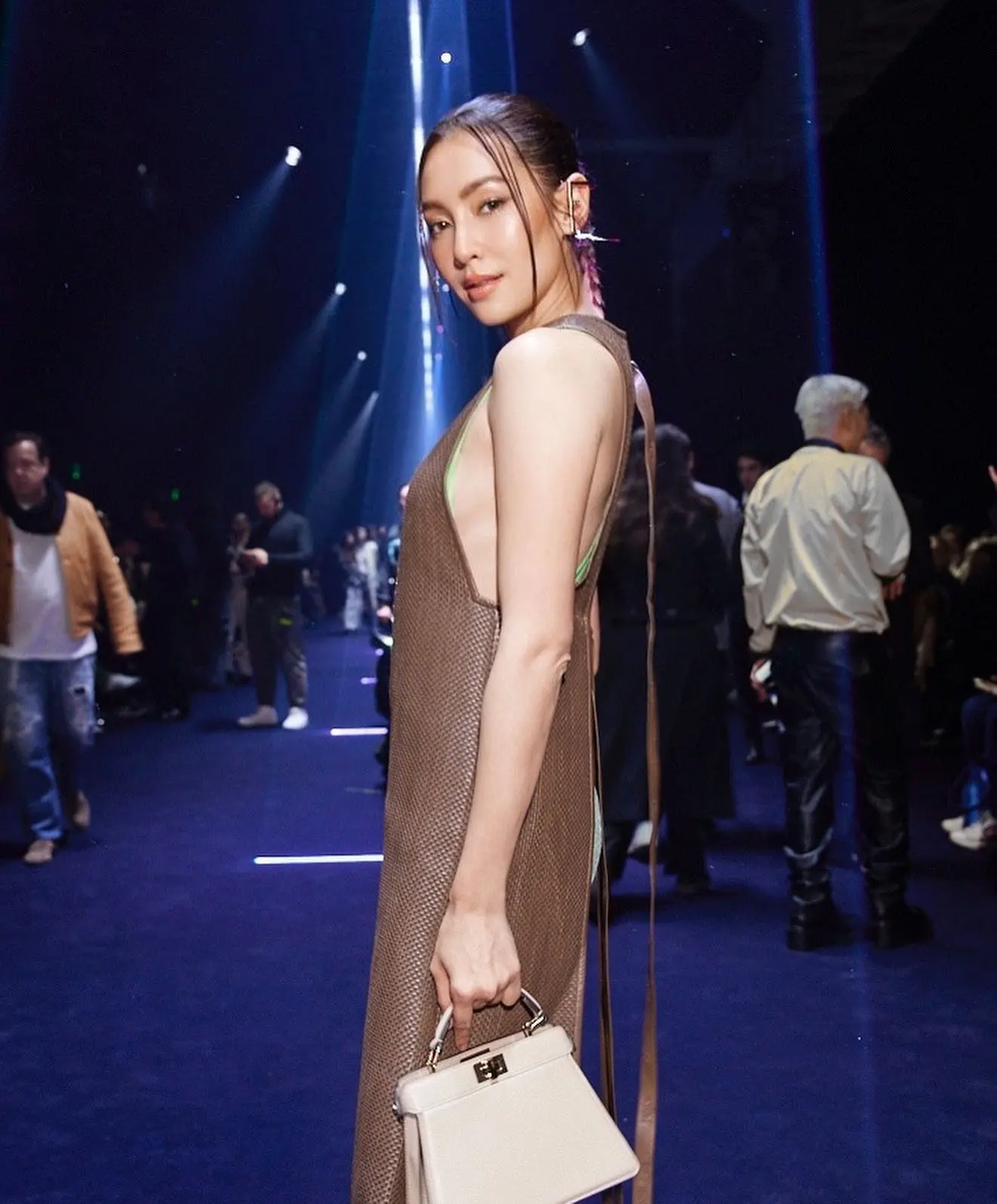 ฉุดไม่อยู่-เบลล่า-ราณี-นั่งแท่น-Friend-of-FENDI-คนแรกของประเทศไทย-5