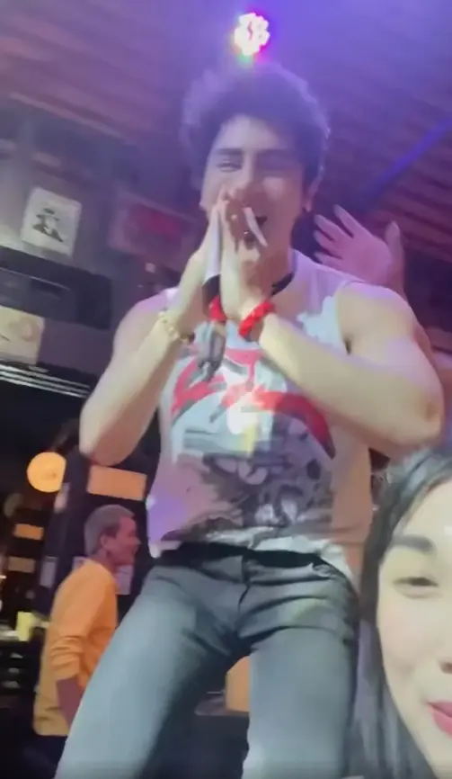 หนุ่มเมาต่อยนักร้อง-1
