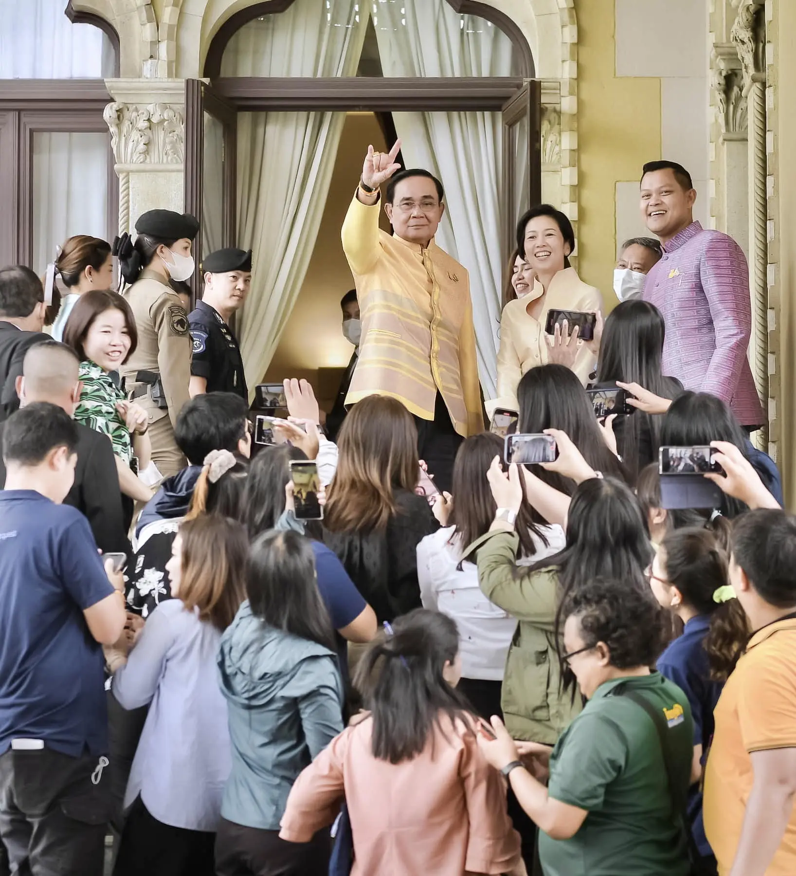 ประยุทธ์-min-2