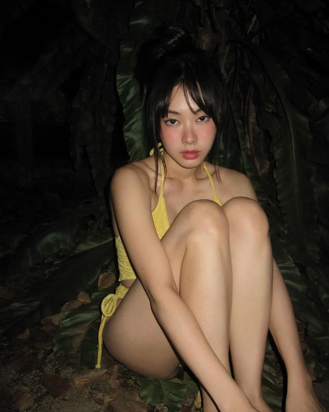 ผักไผ่-ชุดว่ายน้ำกลางดึก