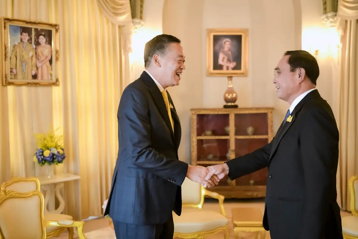 ทะเบียนรถ-เศรษฐา-ทวีสิน-เข้าพบ-ลุงตู่-2-min