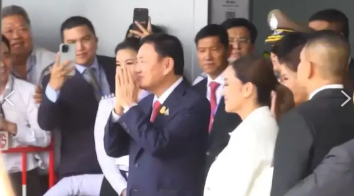 ทักษิณกลับไทย-1