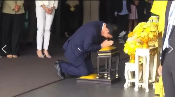 ทักษิณกลับไทย