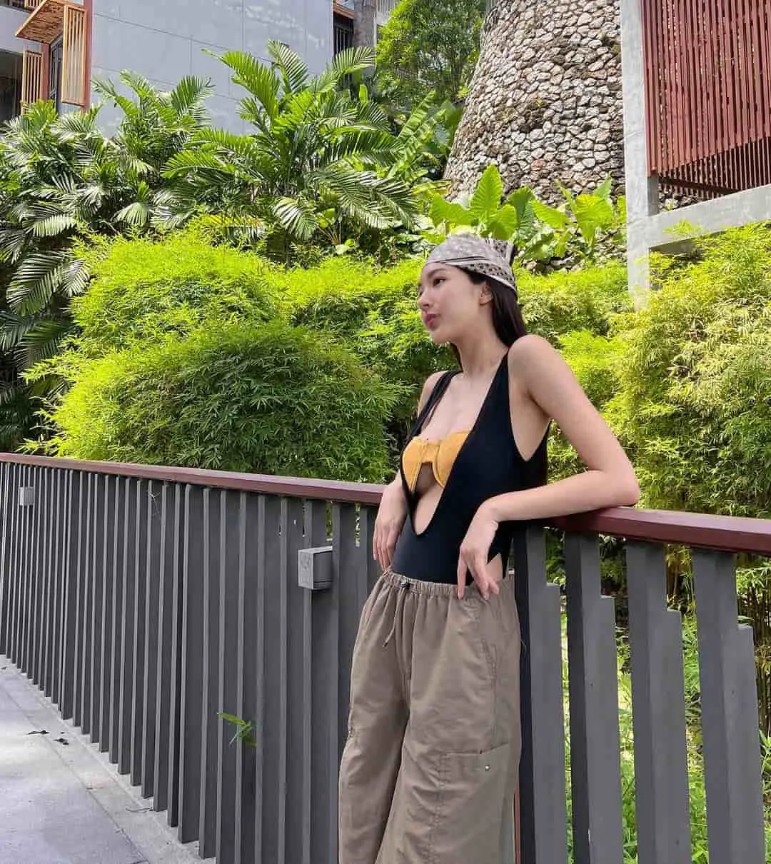 เอนจอยธิดารัตน์-ชุดว่ายน้ำ-5