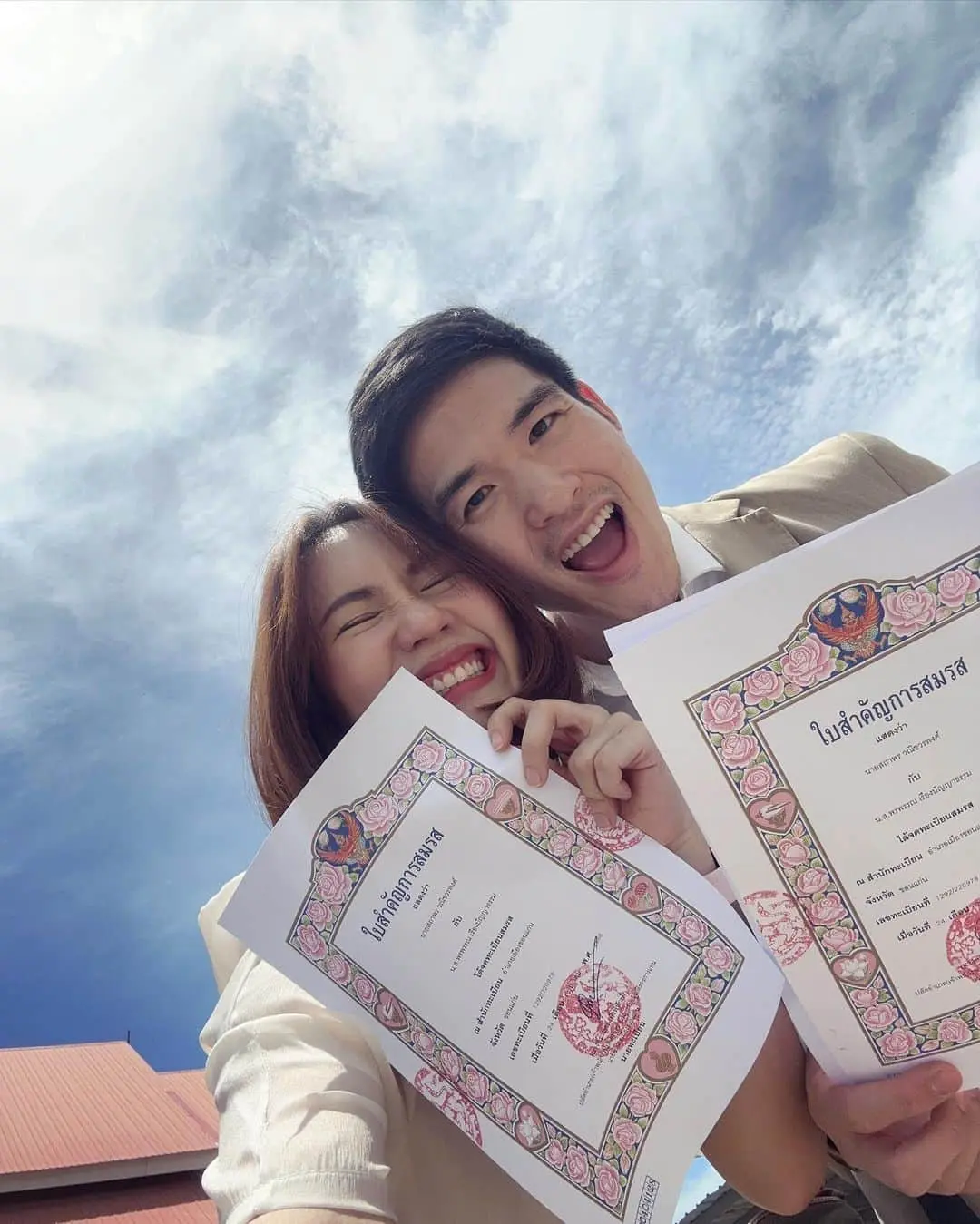 เมอา-จดทะเบียนสมรสแล้ว-4
