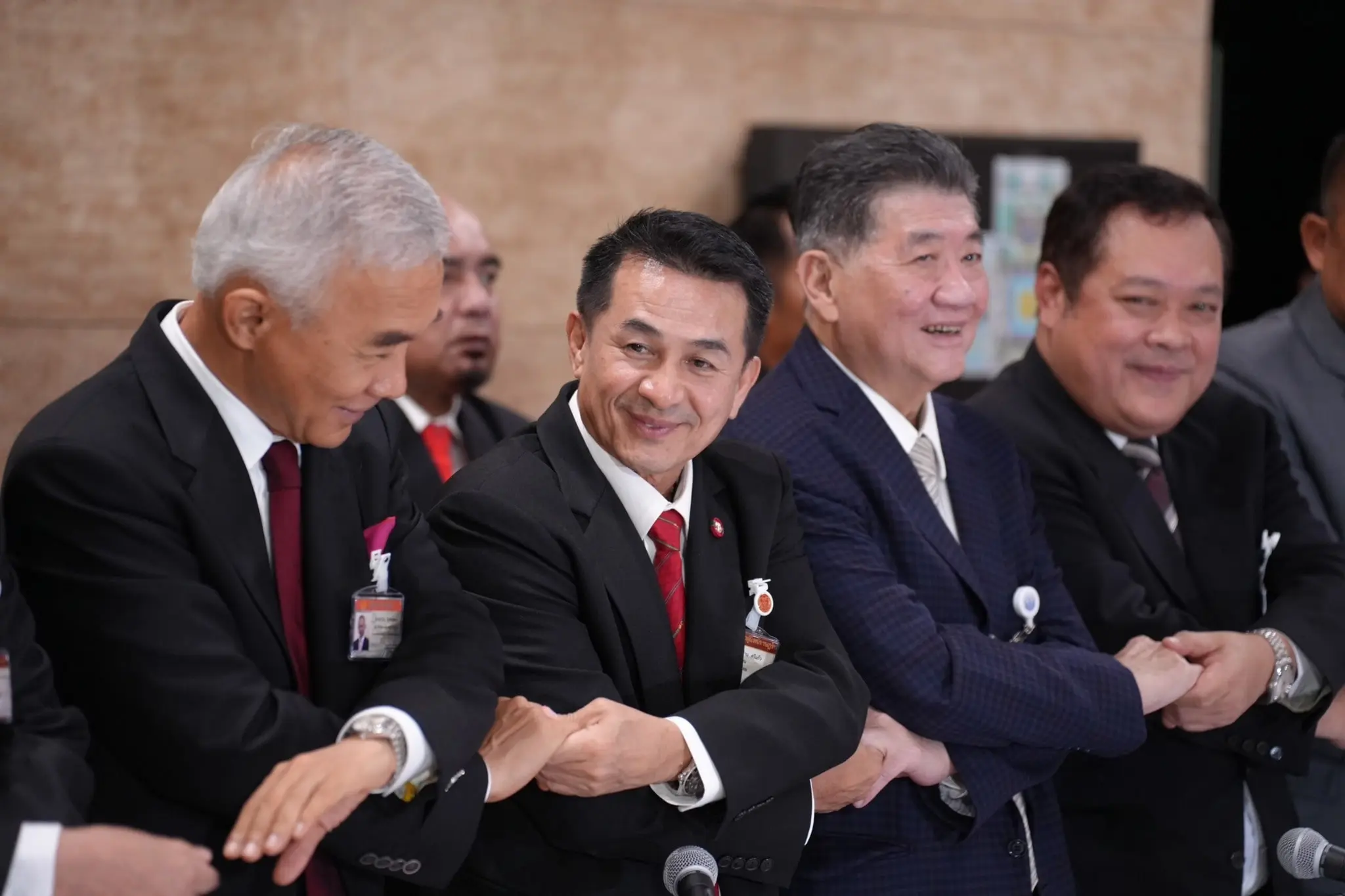 เพื่อไทย-รวม-3-min