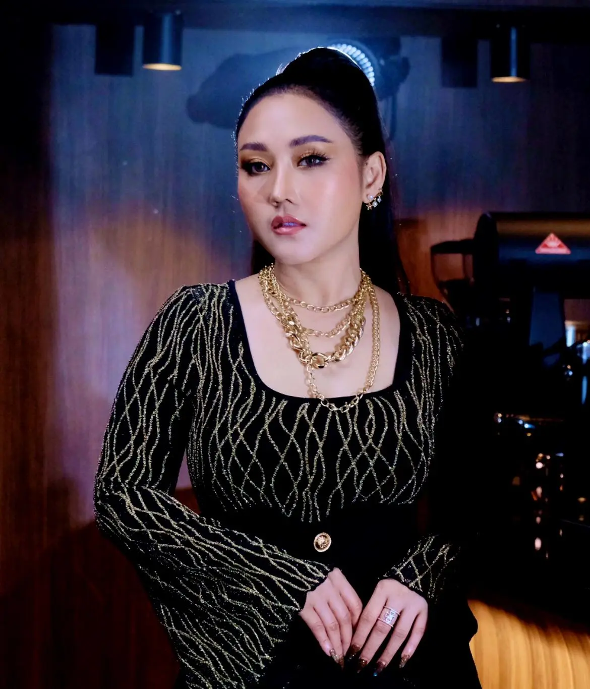 หญิง-ธิติกานต์-min
