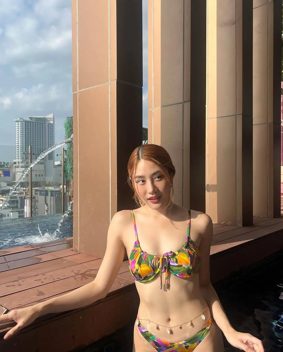 ดีเจไข่มุก-เสิร์ฟบิกินีเซ็กซี่-3