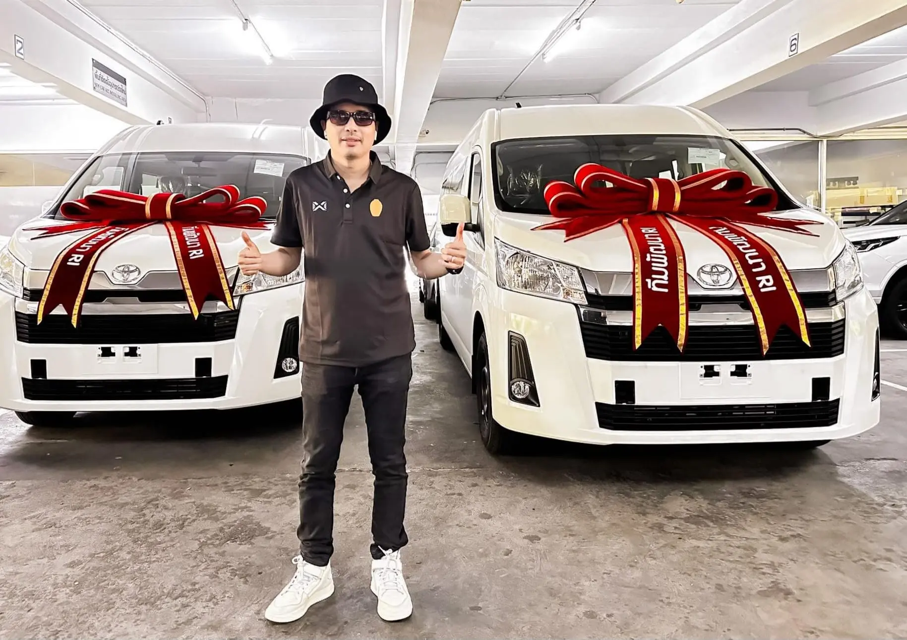 ทะเบียนรถ-โชค-รถแห่-หลัง-ประจักษ์ชัย-ถอยคันใหม่ต้อนรับ-1-min
