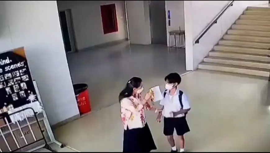 ครูตบหน้า-รร-3-min