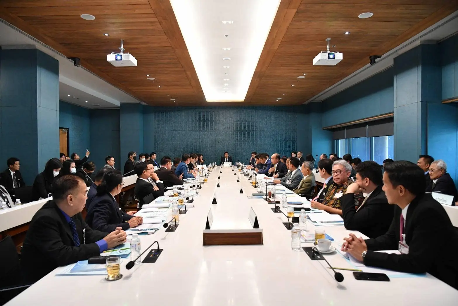 ประชุม-กมธ-3-min