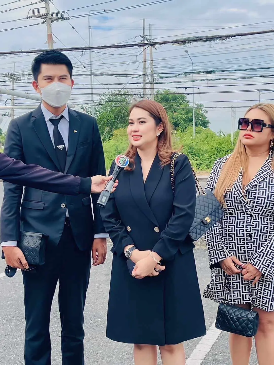 ทนายพัฒน์-จูนเพ็ญชุลี