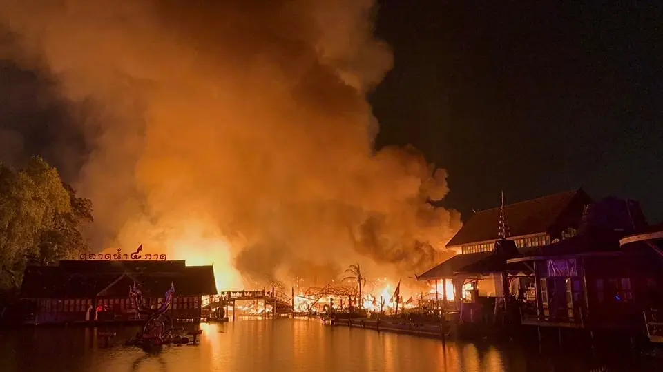 ตลาดน้ำพัทยา-3-min