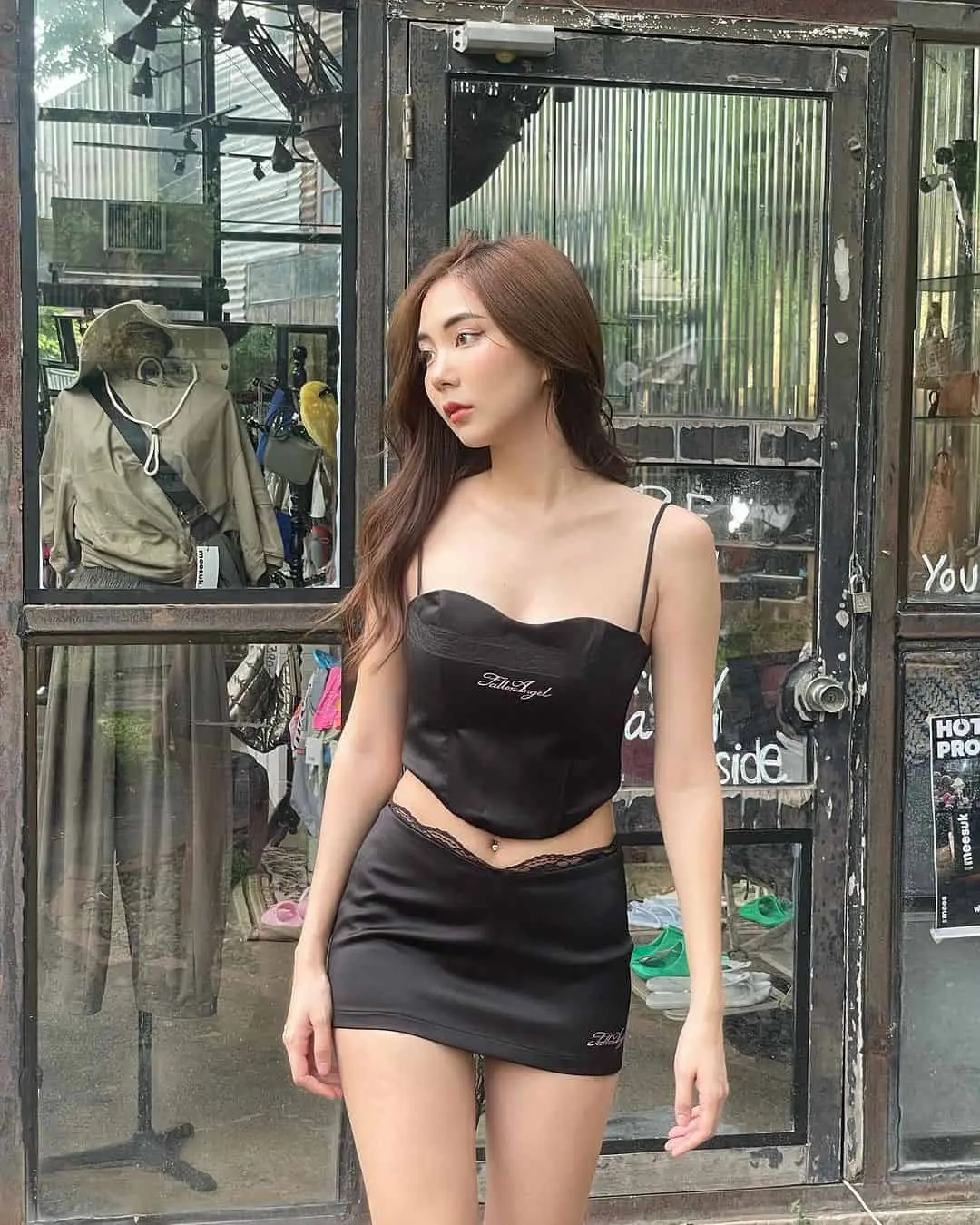 น้ำฝนปริตา-ชุดเวียดนามสุดเซ็กซี่ (2)