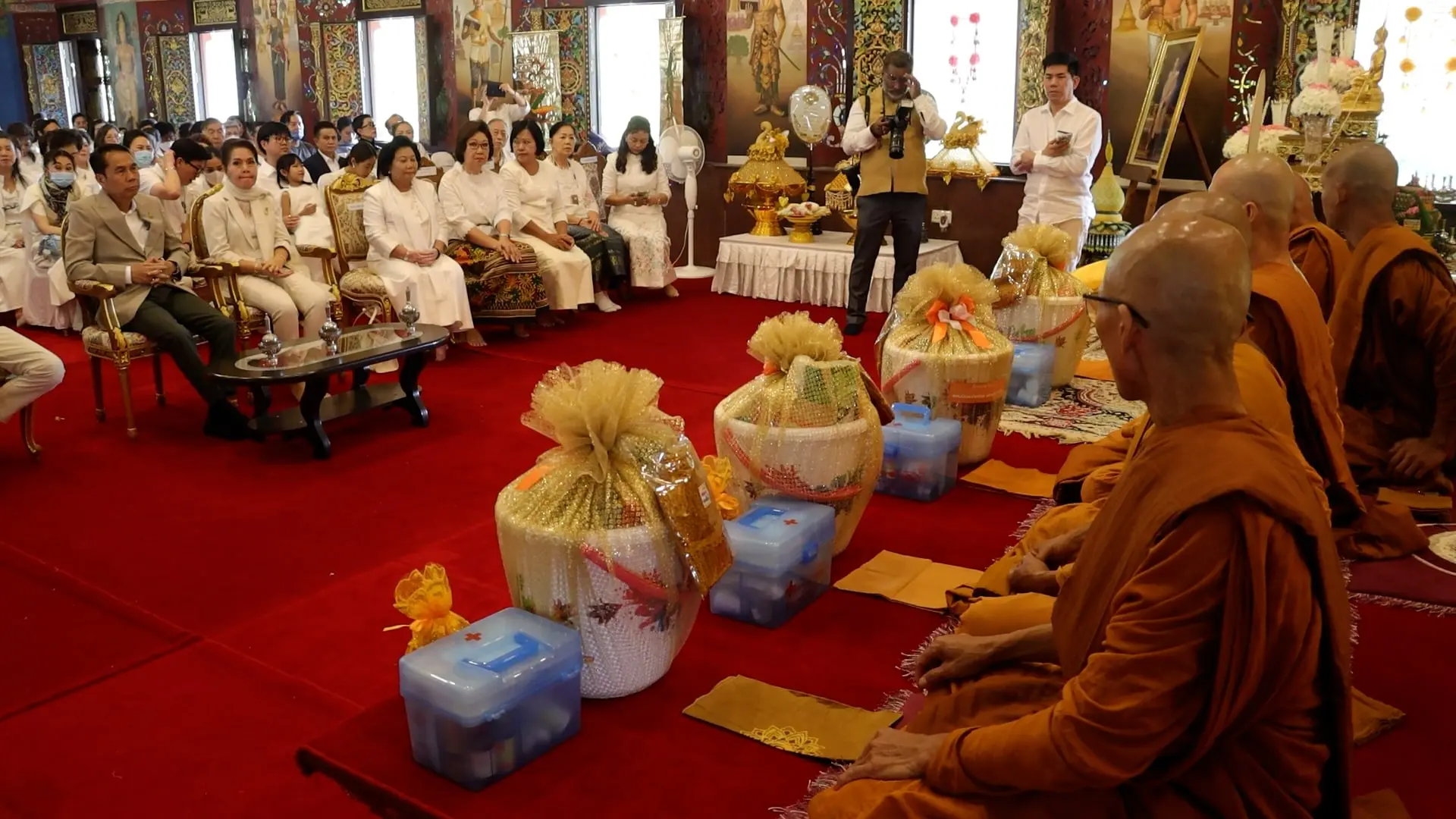ประธานทอดกฐินสามัคคี (4)-min