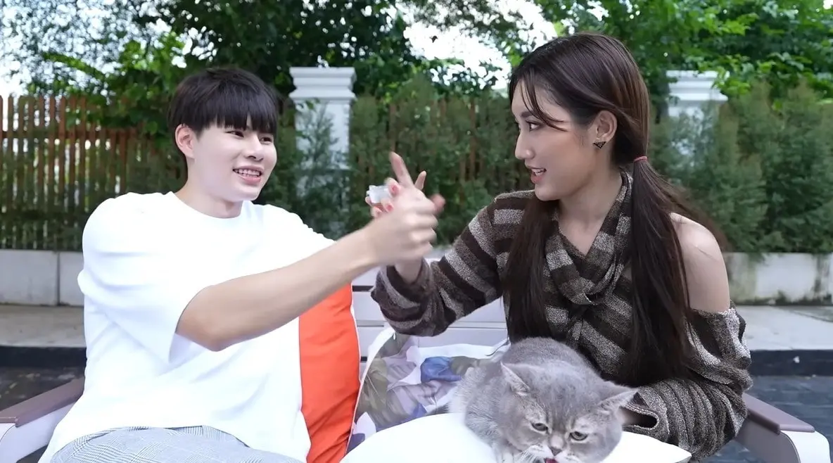 LINE ALBUM เบสแพท ๒๓๑๑๒๐ 3-min