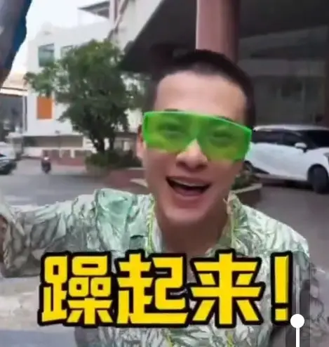 คนจีน เล่นสงกรานต์ (4)-min
