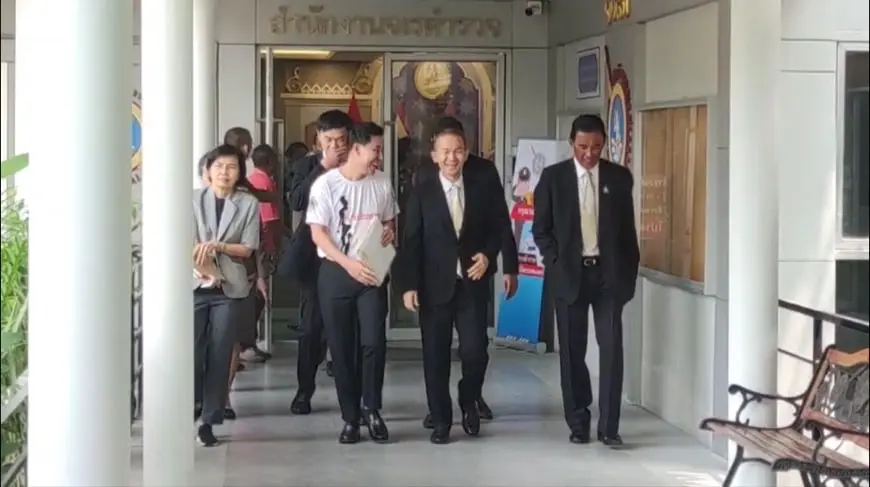 ทนายตั้ม ยื่นหลักฐานสอบวินัยบิ๊กต่อ (6)-min