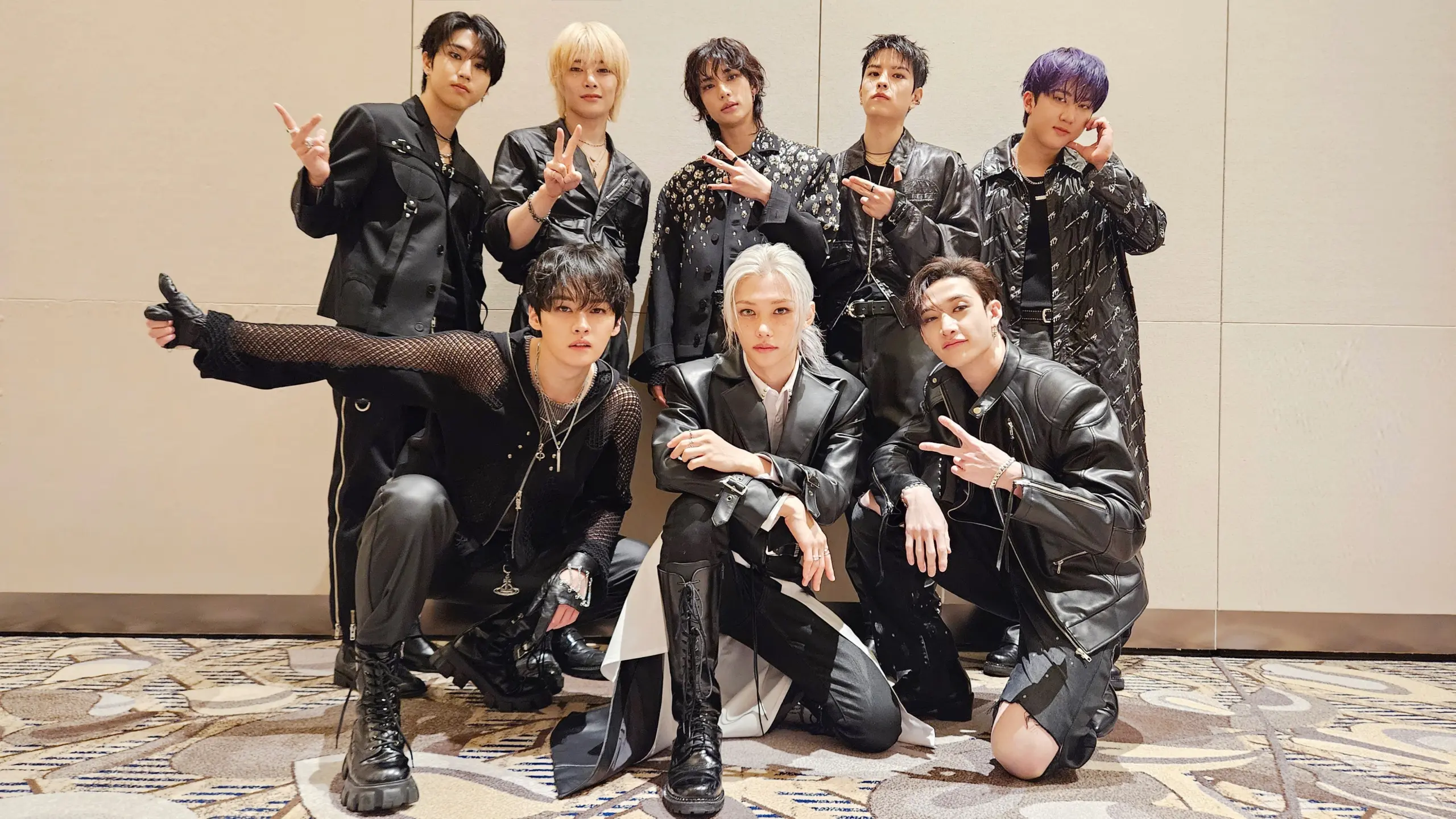 Stray Kids-min