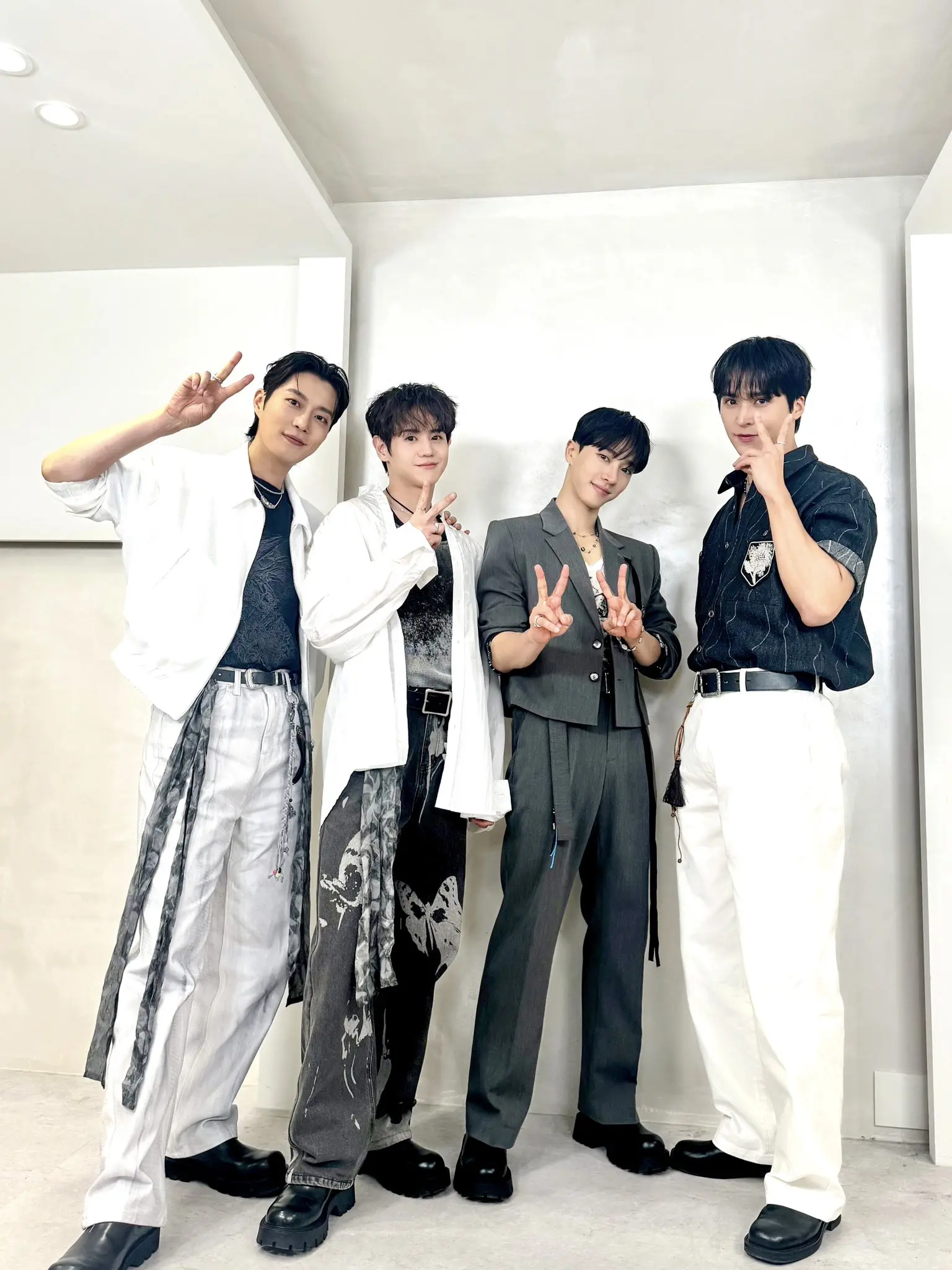 Around Us ต้นสังกัดของ Highlight เตือนแฟนๆ เกี่ยวกับอีเมลอันตราย-min