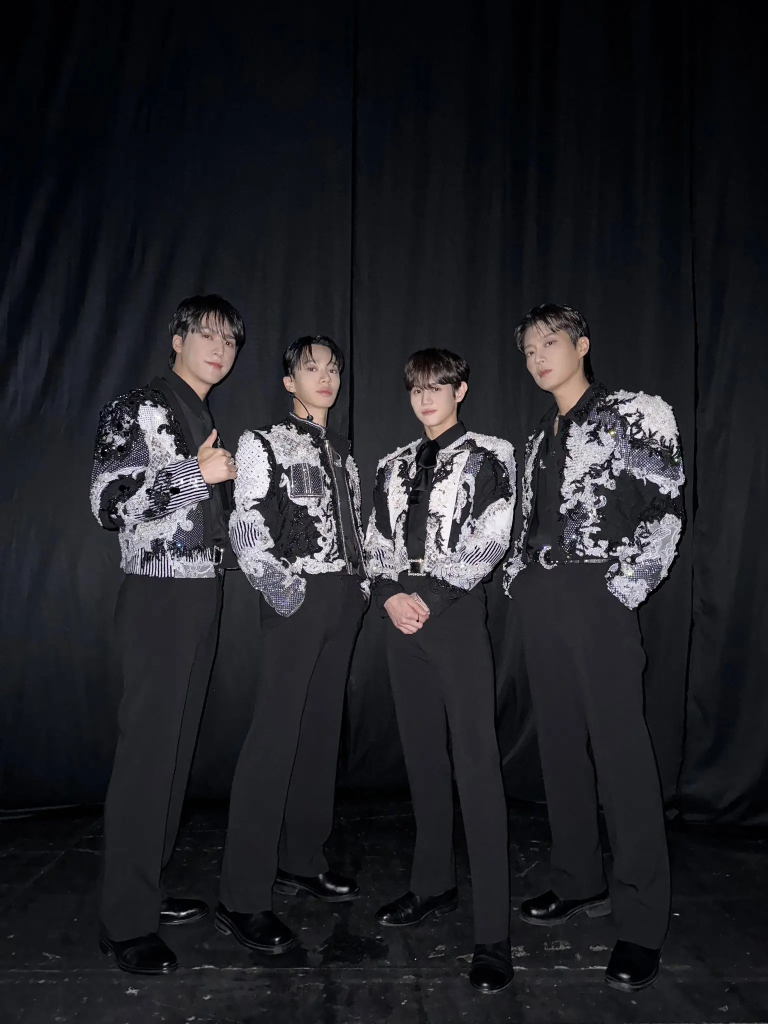 Around Us ต้นสังกัดของ Highlight เตือนแฟนๆ เกี่ยวกับอีเมลฉ้อโกง -min