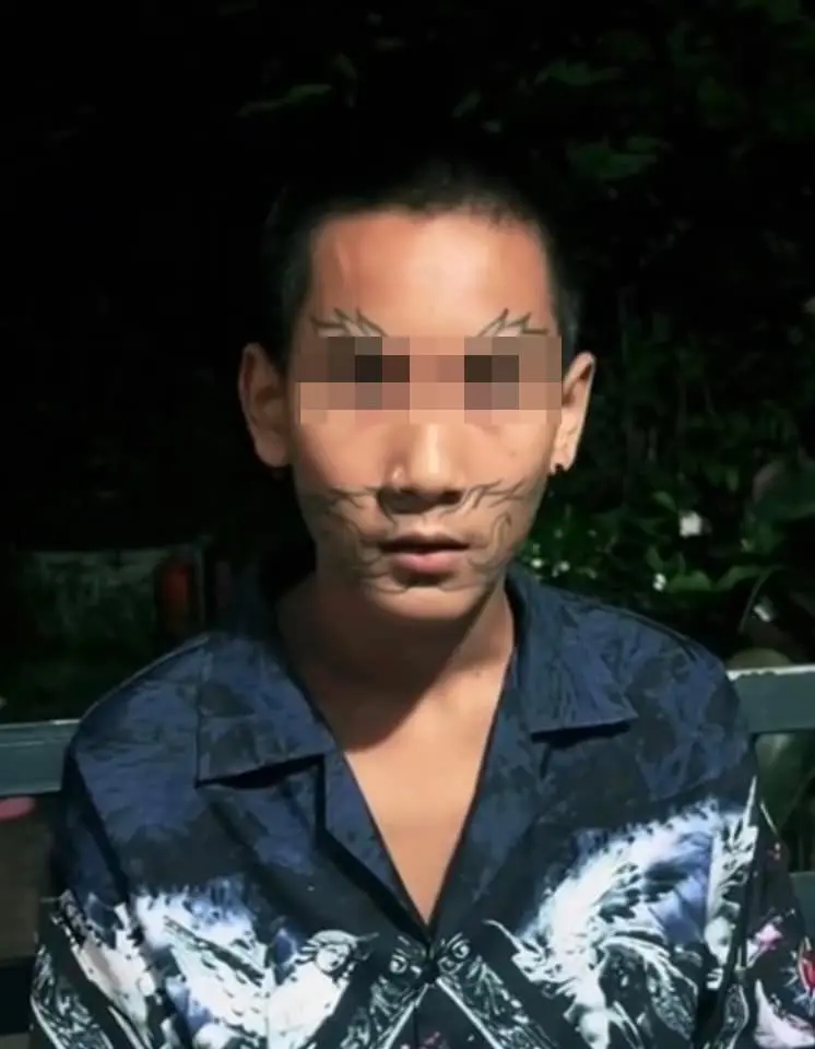 หนุ่มหน้ายักก-min