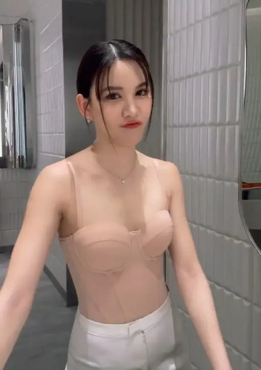 ดีเจดาว-ซัดชาวเน็ตปากแจ๋วไม่มีสมอง-หลังแซะแรง-ไม่มีนมใส่ทำไม-3-min
