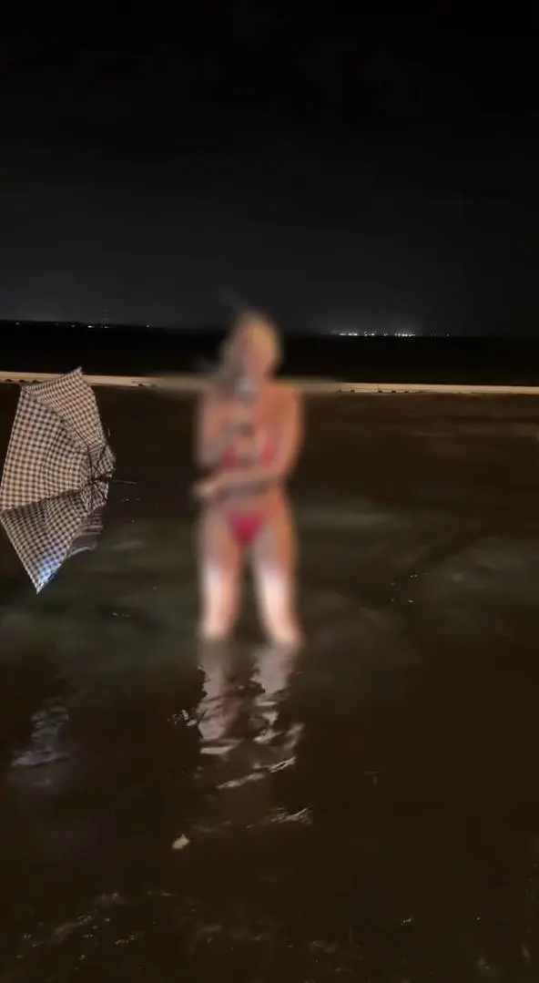 สาว Only Fan โดนจวกยับ หลังโชว์หวิว เลียนแบบยืนรายงานสภาพอากาศ