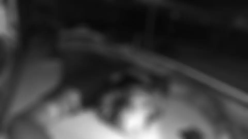 1076116 0-min