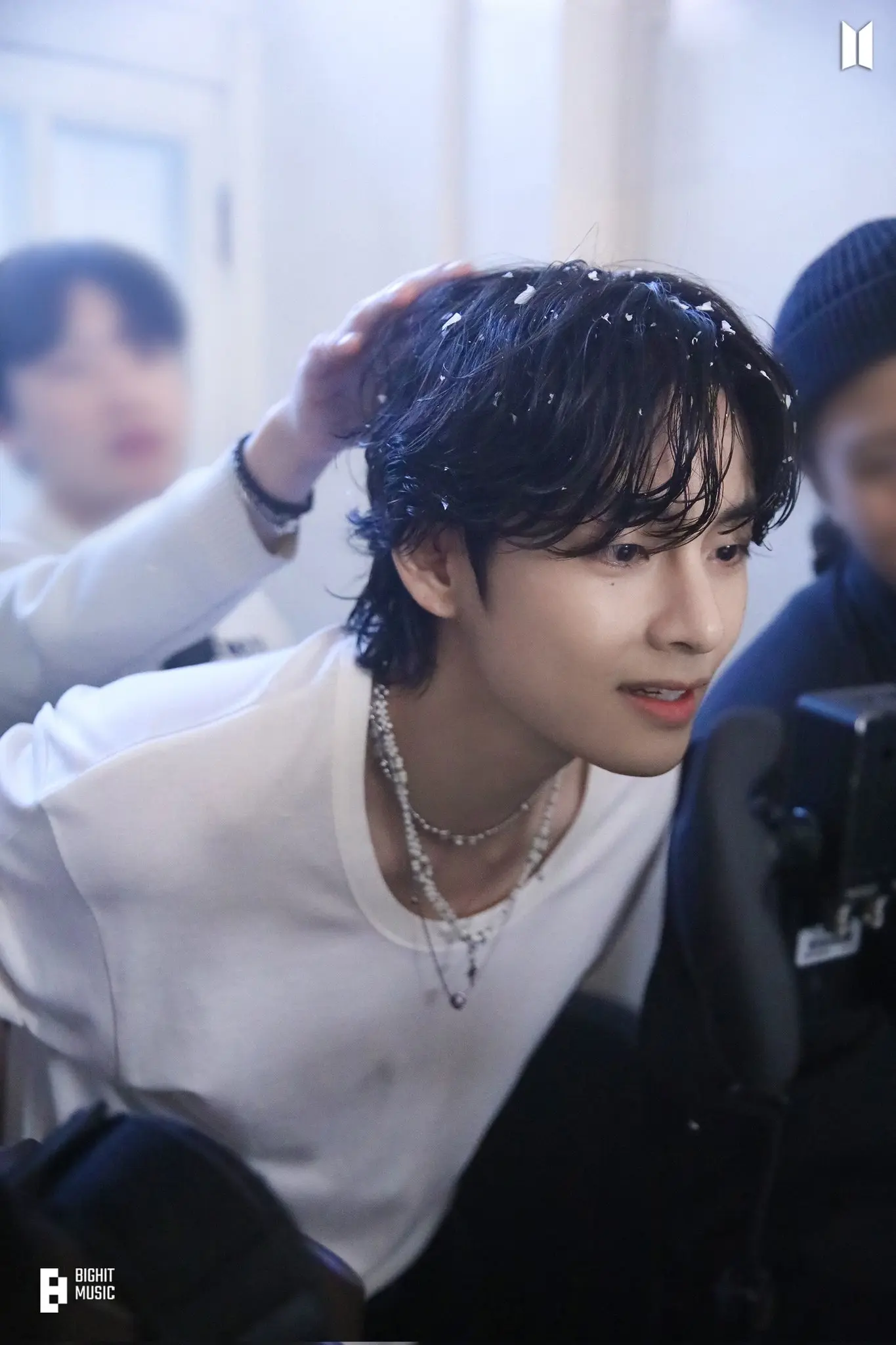 วี BTS -min