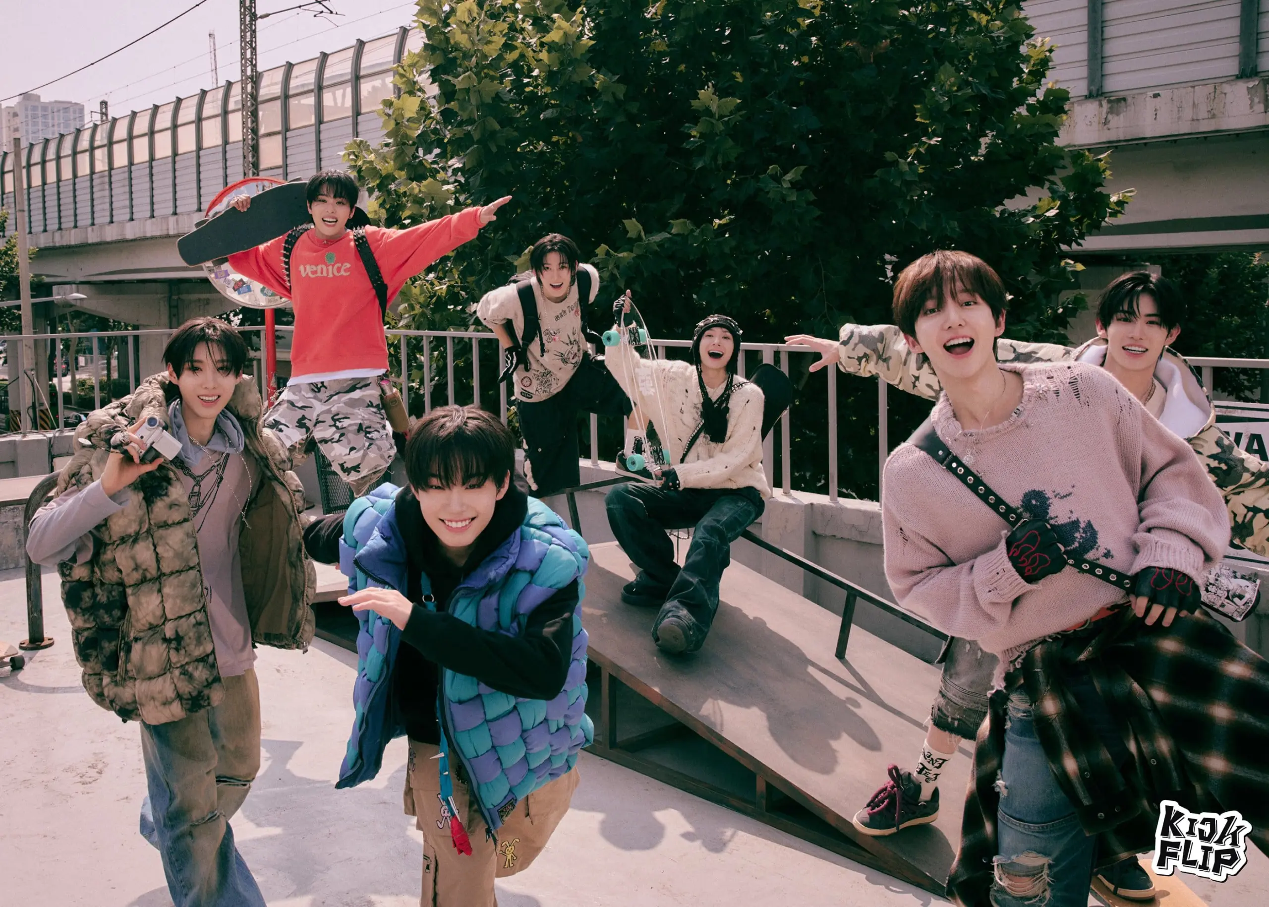บอยแบนด์ KickFlip -min